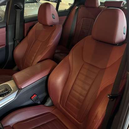 BMW-320i-2023