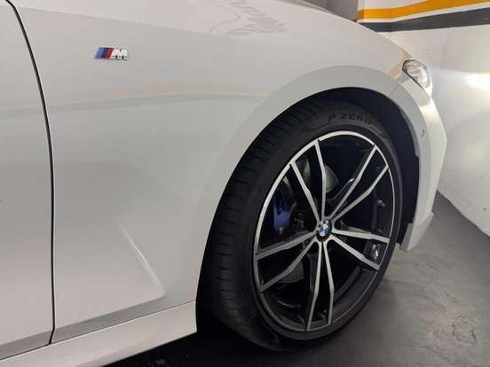 BMW-320i-2023