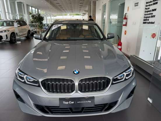BMW-320i-2023