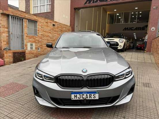 BMW-320i-2022