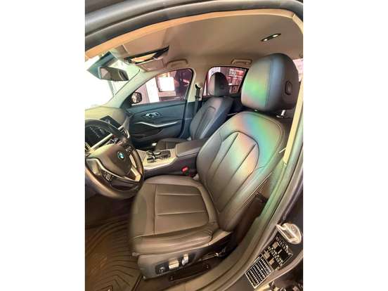 BMW-320i-2020