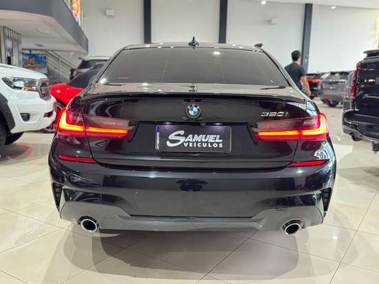 BMW-320i-2020