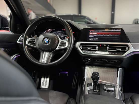 BMW-320i-2020