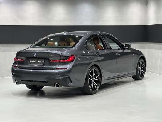 BMW-320i-2.0 16V TURBO GASOLINA M SPORT AUTOMÁTICO BMW-320i-2020