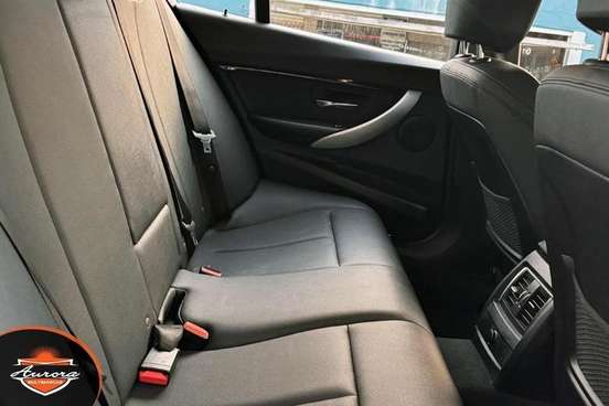 BMW-320i-2018