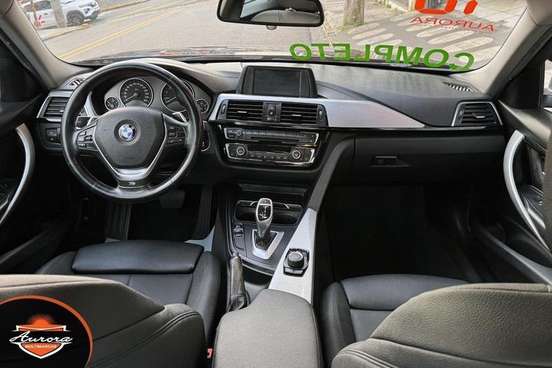 BMW-320i-2018