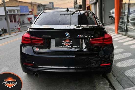 BMW-320i-2018