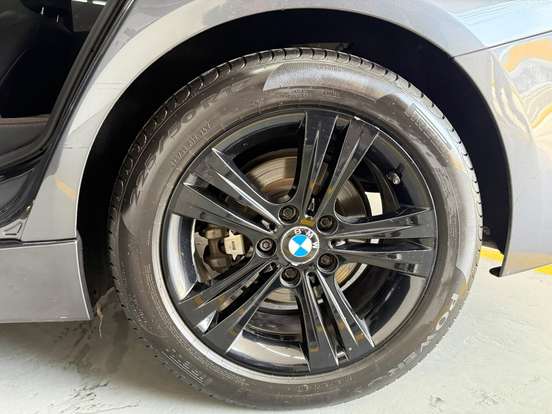 BMW-320i-2015