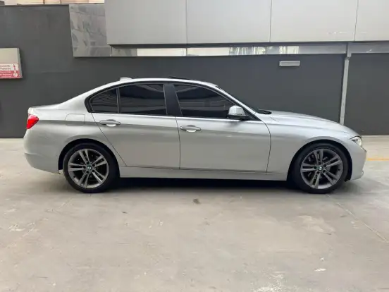 BMW-328i-2012
