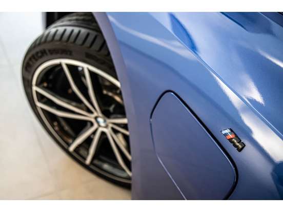 BMW-330e-2021