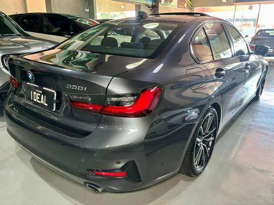 BMW-330i-2019