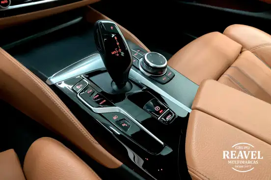 BMW-530e-2022