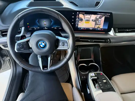 BMW-iX1-2023