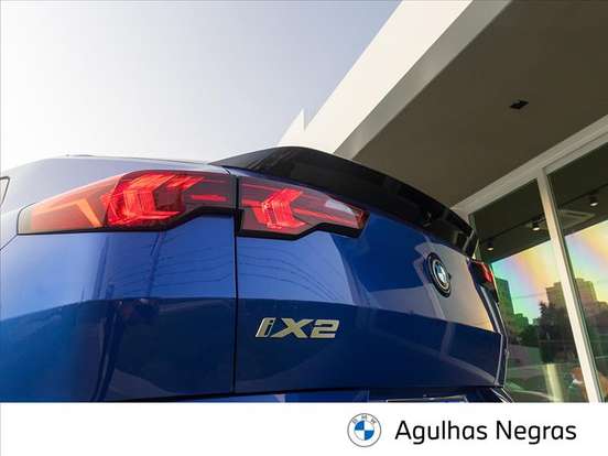 BMW-iX2-2025