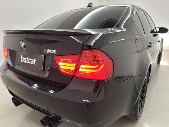 BMW-M3-2011