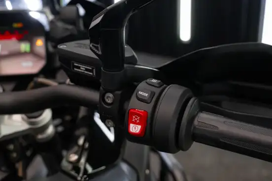 BMW-R 1250 GS TRIPLE BLACK BMW-R 1250 GS TRIPLE BLACK-2021