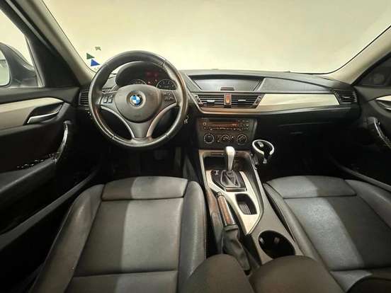 BMW-X1-2011