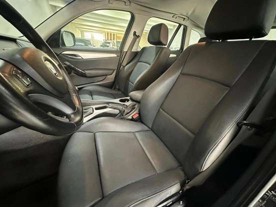 BMW-X1-2011
