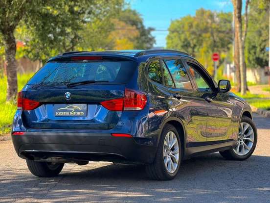 BMW-X1-2011