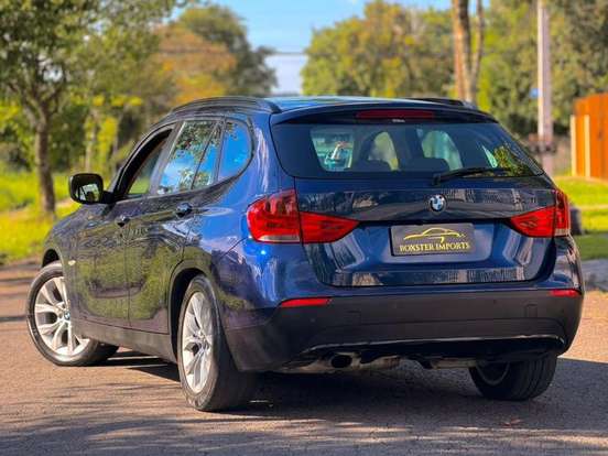 BMW-X1-2011