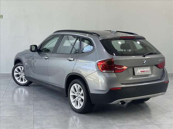 BMW-X1-2012