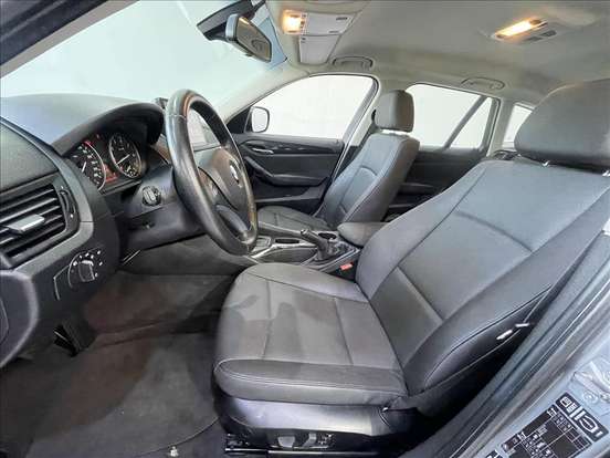 BMW-X1-2012