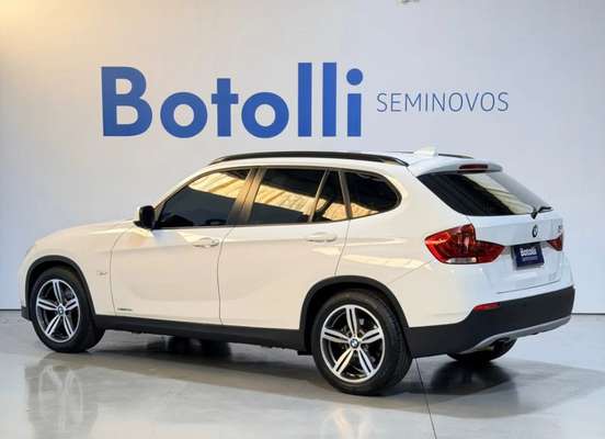 BMW-X1-2011