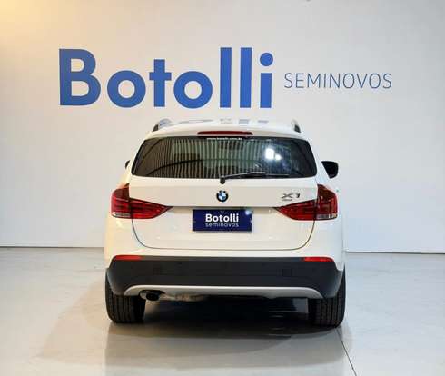 BMW-X1-2011