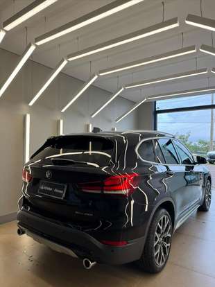 BMW-X1-2.0 16V TURBO ACTIVEFLEX SDRIVE20I X-LINE 4P AUTOMÁTICO BMW-X1-2022