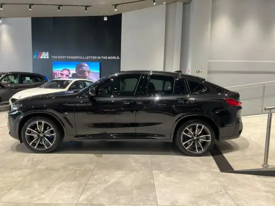 BMW-X4-2023
