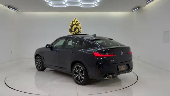 BMW-X4-2022