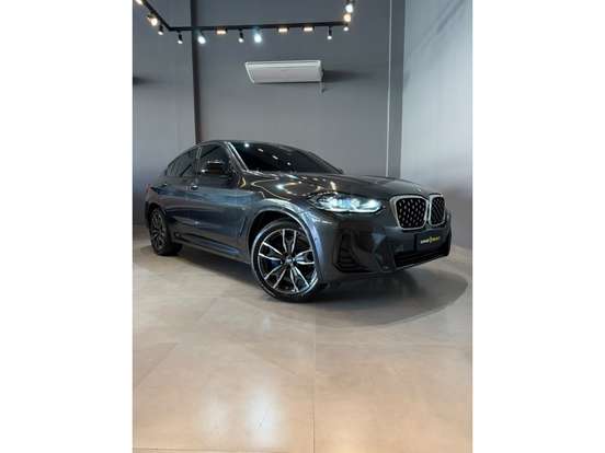 BMW-X4-2022