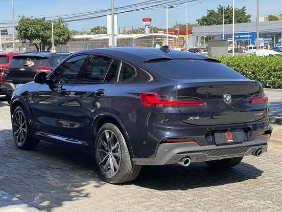 BMW-X4-2021