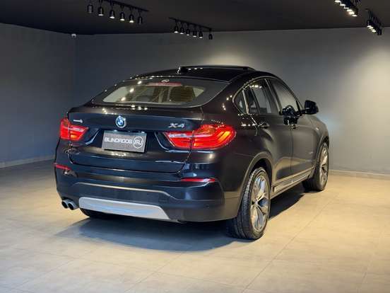 BMW-X4-2015