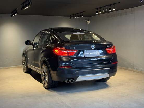 BMW-X4-2015