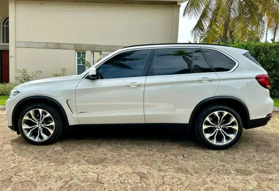 BMW-X5-3.0 4X4 30D I6 TURBO DIESEL 4P AUTOMÁTICO BMW-X5-2017
