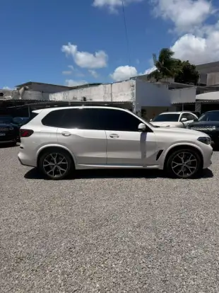BMW-X5-2022