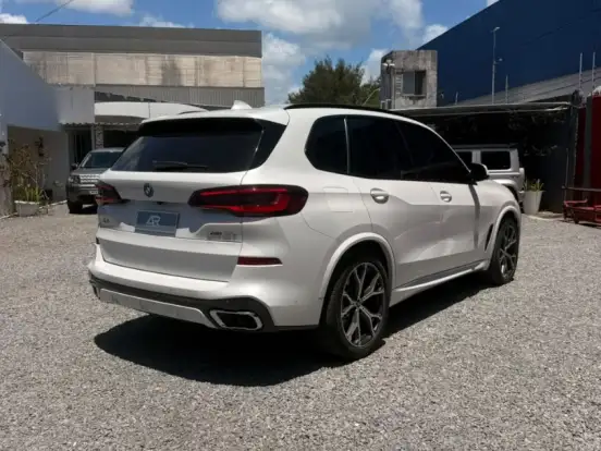 BMW-X5-3.0 I6 TURBO HÍBRIDO XDRIVE45E M SPORT AUTOMÁTICO BMW-X5-2022