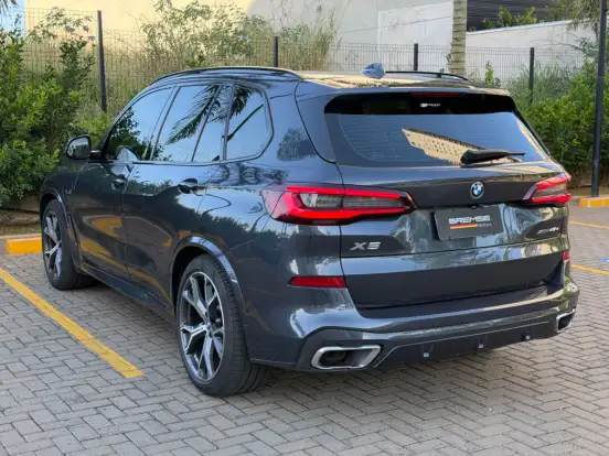 BMW-X5-2022