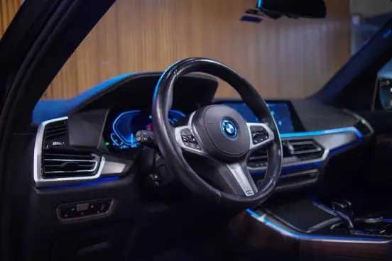 BMW-X5-2021