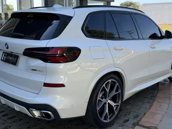 BMW-X5-3.0 I6 TURBO HÍBRIDO XDRIVE50E M SPORT AUTOMÁTICO BMW-X5-2023
