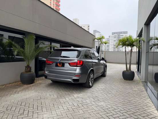 BMW-X5-3.0 4X4 M50D I6 TURBO DIESEL 4P AUTOMÁTICO BMW-X5-2016