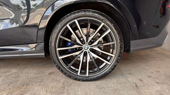 BMW-X6-2021