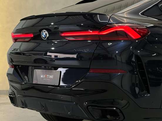 BMW-X6-2021