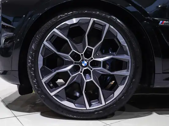 BMW-X7-4.4 V8 GASOLINA M60i STEPTRONIC BMW-X7-2023