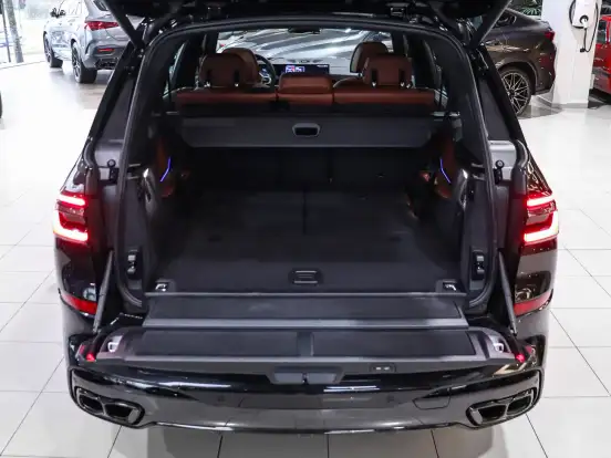 BMW-X7-4.4 V8 GASOLINA M60i STEPTRONIC BMW-X7-2023