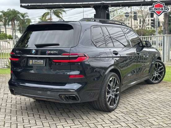BMW-X7-4.4 V8 GASOLINA M60i STEPTRONIC BMW-X7-2024