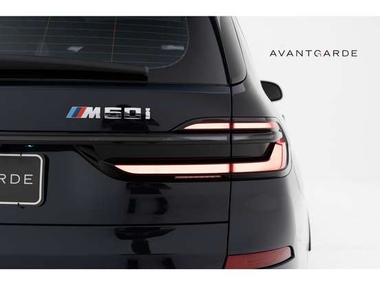 BMW-X7-4.4 V8 GASOLINA M60i STEPTRONIC BMW-X7-2024