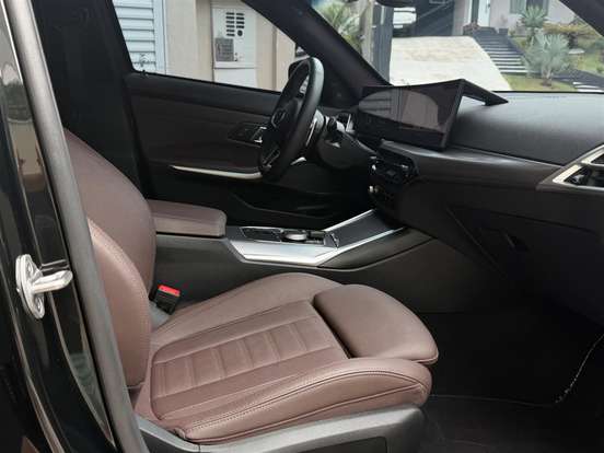 BMW-320i-2025
