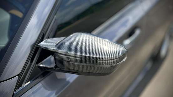 BMW-320i-2022
